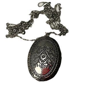 Vintage Style Oval Locket Necklace Silver Tone Engraved Photo Pendant 18in